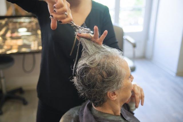 Soin visage jet peel : micro-projection et resultats Soin visage jet peel : micro-projection et resultats